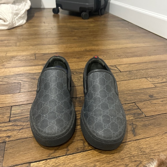 COPY - Gucci slip on shoes - Picture 1 of 3